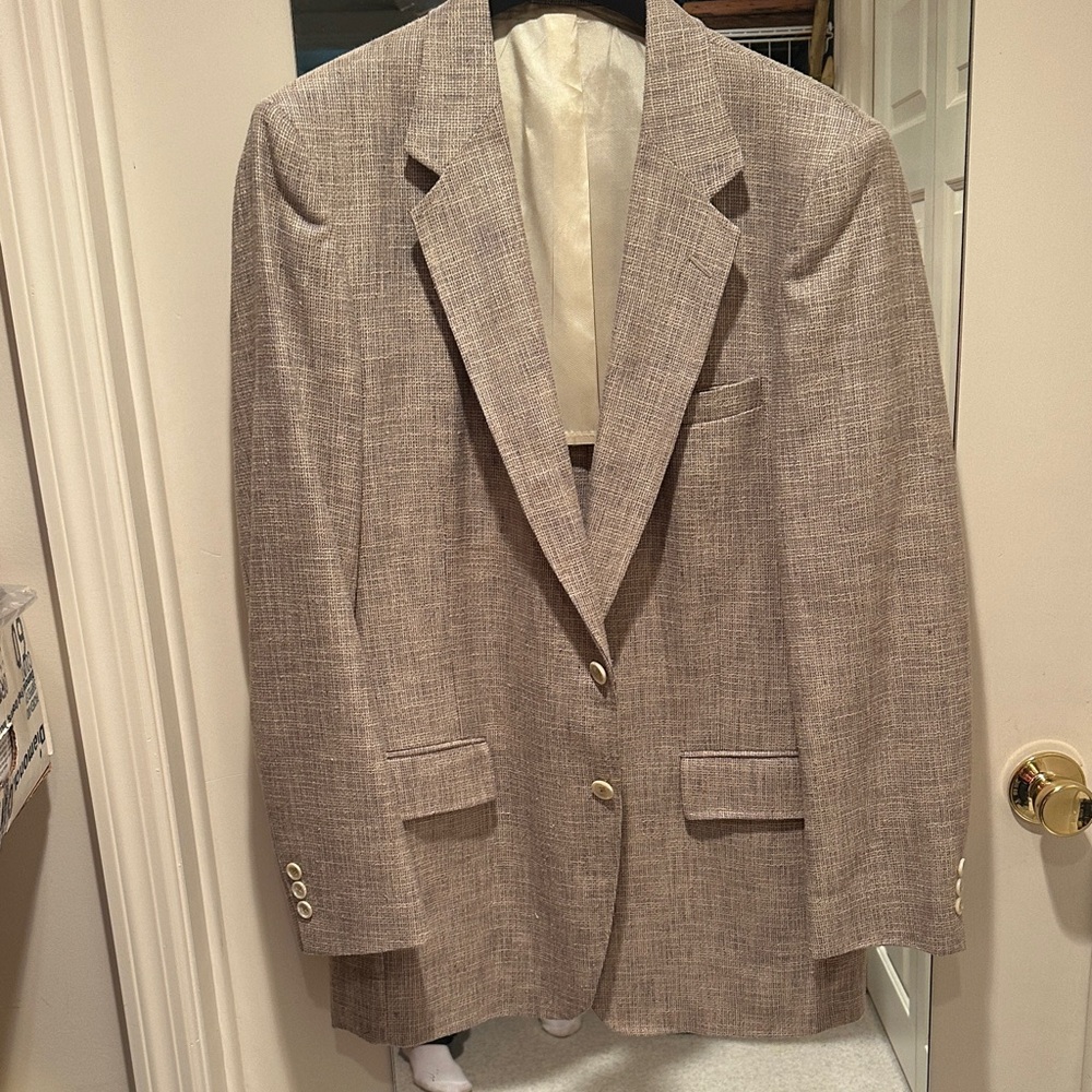 Men's Light Taupe Textured Spring Two-Button Blazer